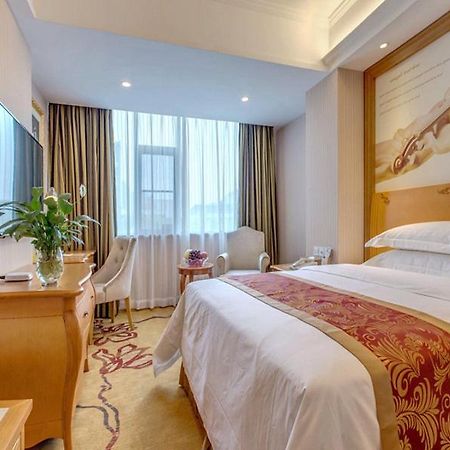 Vienna Hotel Guilin Airport Road Rongshan Экстерьер фото
